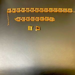 One complete set of copper vintage jewelry